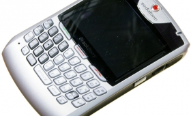 Retro BlackBerry 8707v